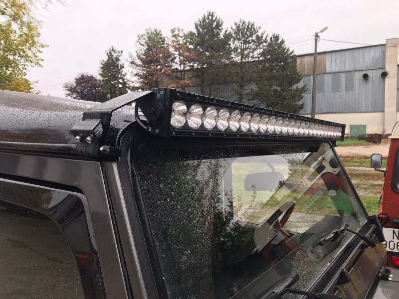 lightbar bracket1.jpg