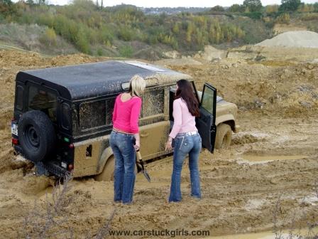 Land_Rover_LR_110_stuck_in_the_mud%20_012.jpg
