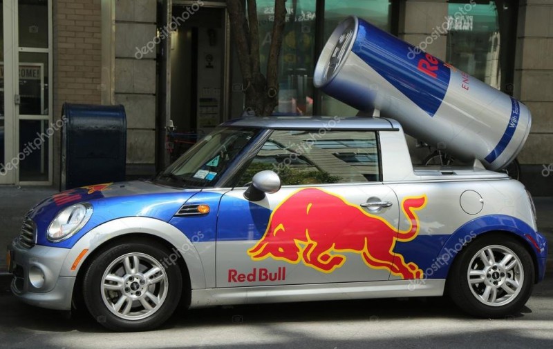 depositphotos_117627794-stock-photo-a-red-bull-mini-cooper.jpg