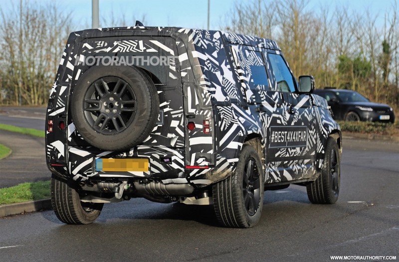 2021-land-rover-defender-spy-shots--image-via-s-baldauf-sb-medien_100681966_h.jpg