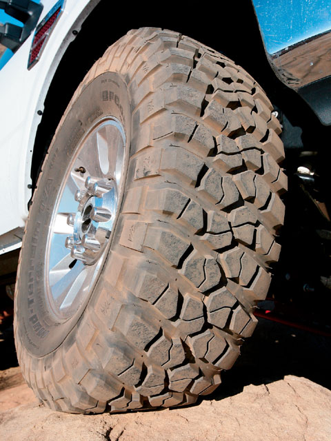 0801dp_03_z+tire_test+bfgoodrich_mud_terrain_km2.jpg