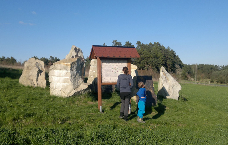 Výlet LD 09 - Kamenný kruh Loza.jpg