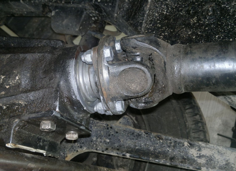 Výměna gufera pastorku diffu Rover 06 - složeno.jpg