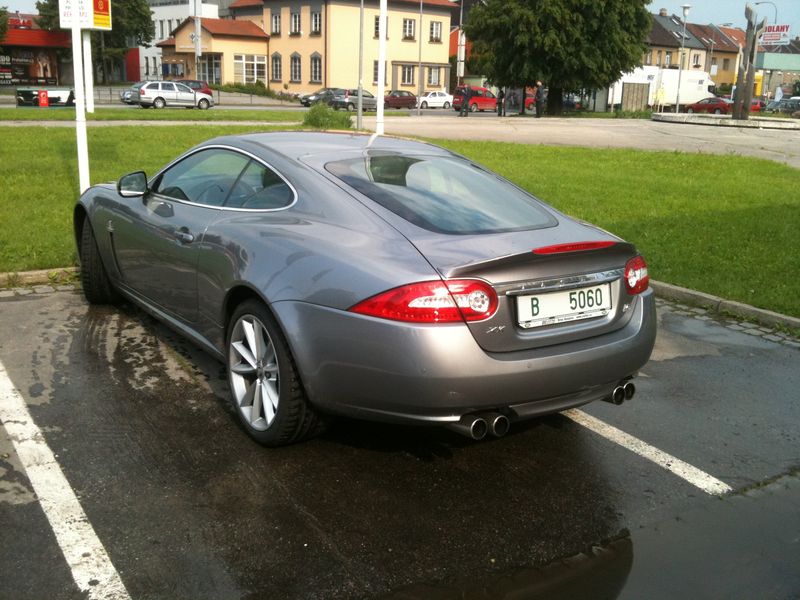 Jaguar XK R.JPG