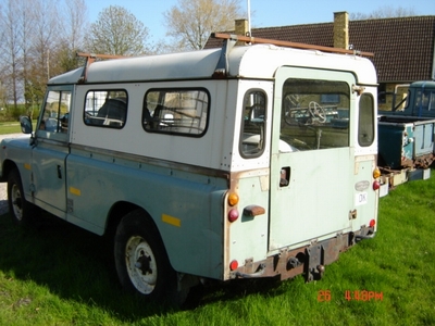 As I bought it in 2005; I'm selling it with Bertha's blue/yellow hard top. Since the photo it has 4 'new' leaf springs
