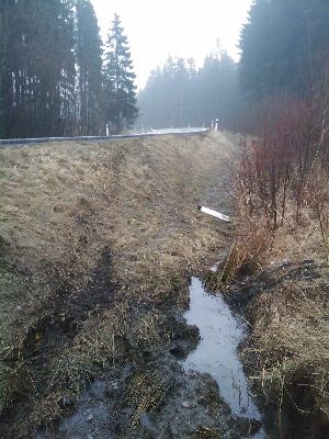 Příkopa s mýma stopama...