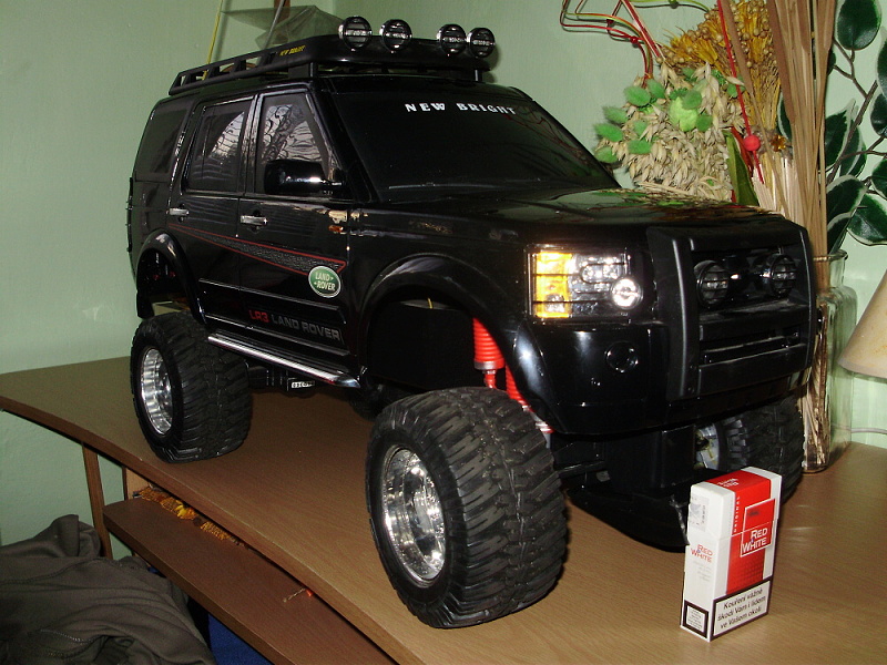 land rover.jpg