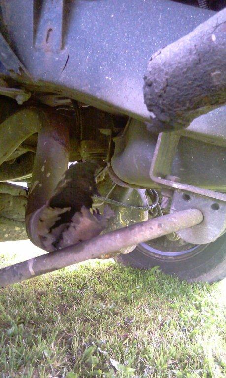 Ještě jsem zapomněl, spaliny už nejdou úplně dozadu.