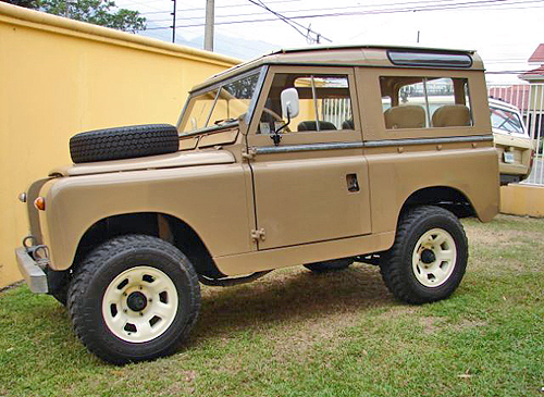 ArturoD_Hon_64LandRover_1RR.jpg