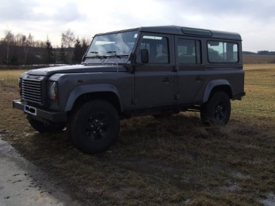 LR Defender 2.jpg