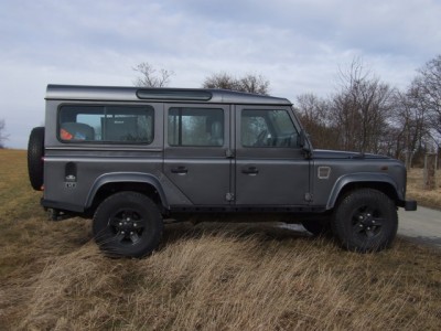 LR Defender 7.jpg