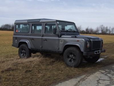 LR Defender 8.jpg