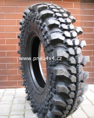 33x10.5-15 Silverstone.jpg