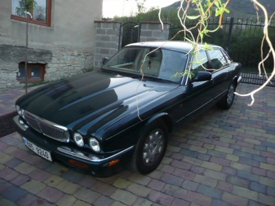XJ8 3.2l Executive 004.JPG