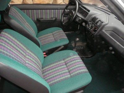 Peugeot 205 005.JPG