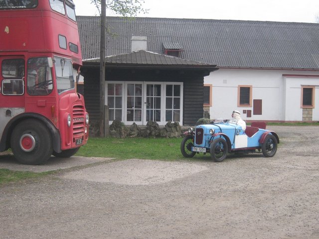 slon a mravenec.jpg