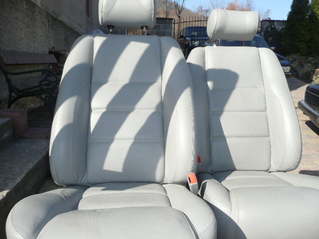 sedačky XJ8 001.JPG