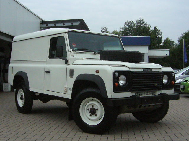 Land Rover__Defender_White.JPG