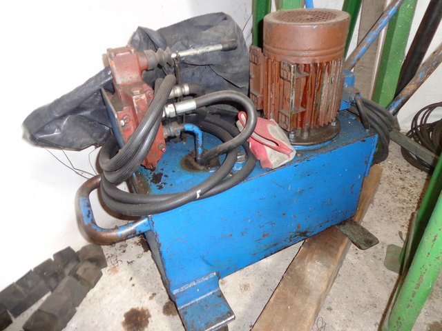 Hydraulický zdroj.JPG