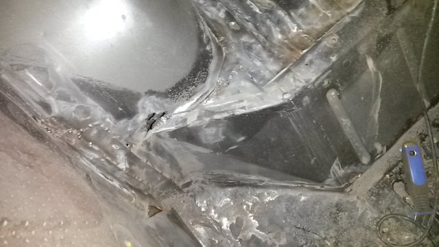 skvelo odjepkana robota - mozem to rovno po nom vyrezat...