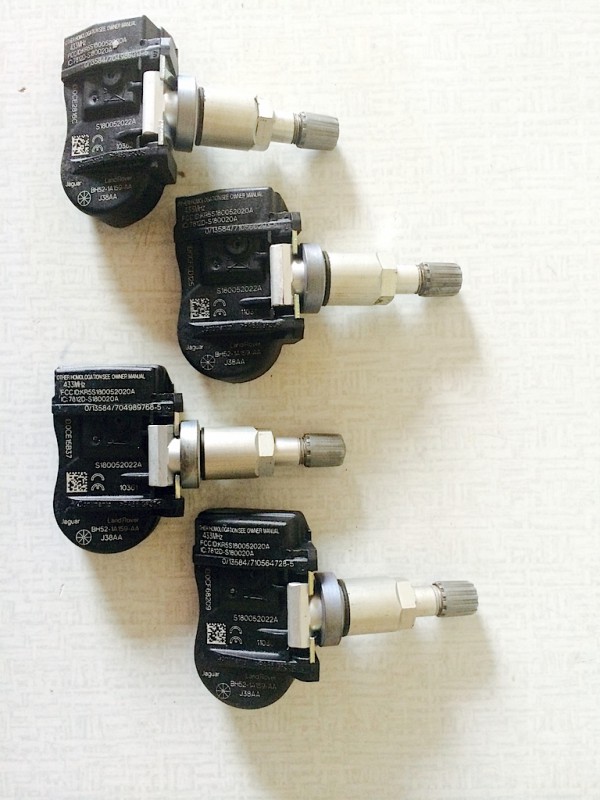 LR měřič tlaku kol (kopie).jpg